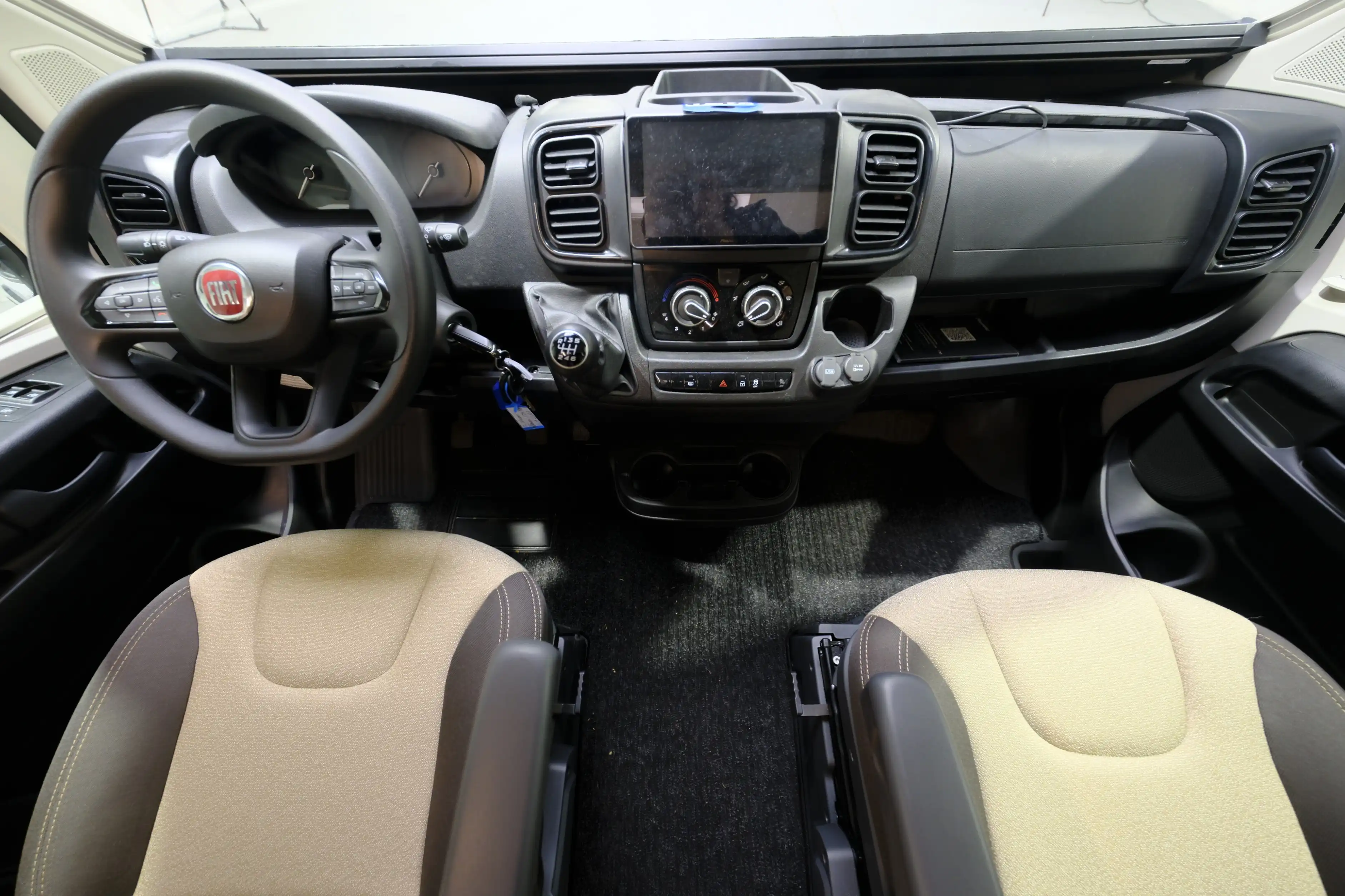 CHAUSSON V 594 FIRST-LINE